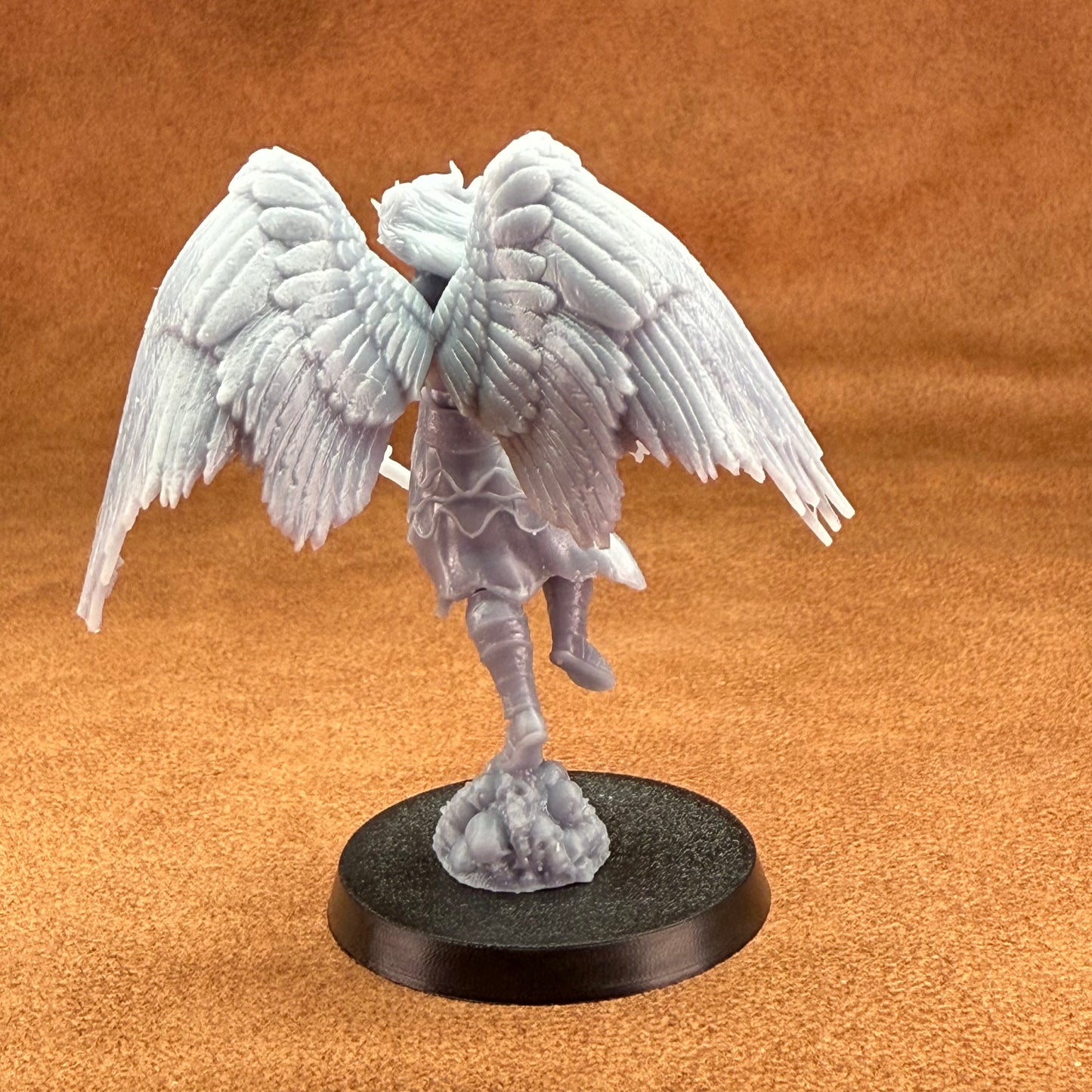 angels 32mm scale resin miniature figure for dungeons and dragons