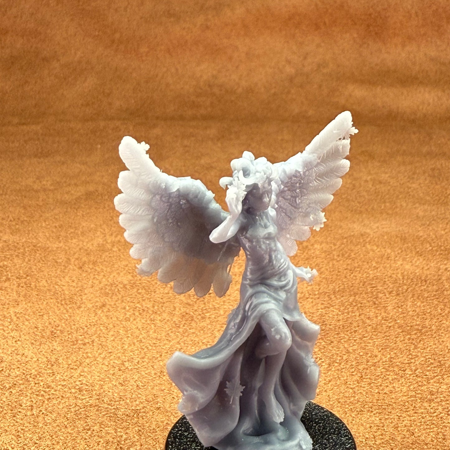angels 32mm scale resin miniature figure for dungeons and dragons