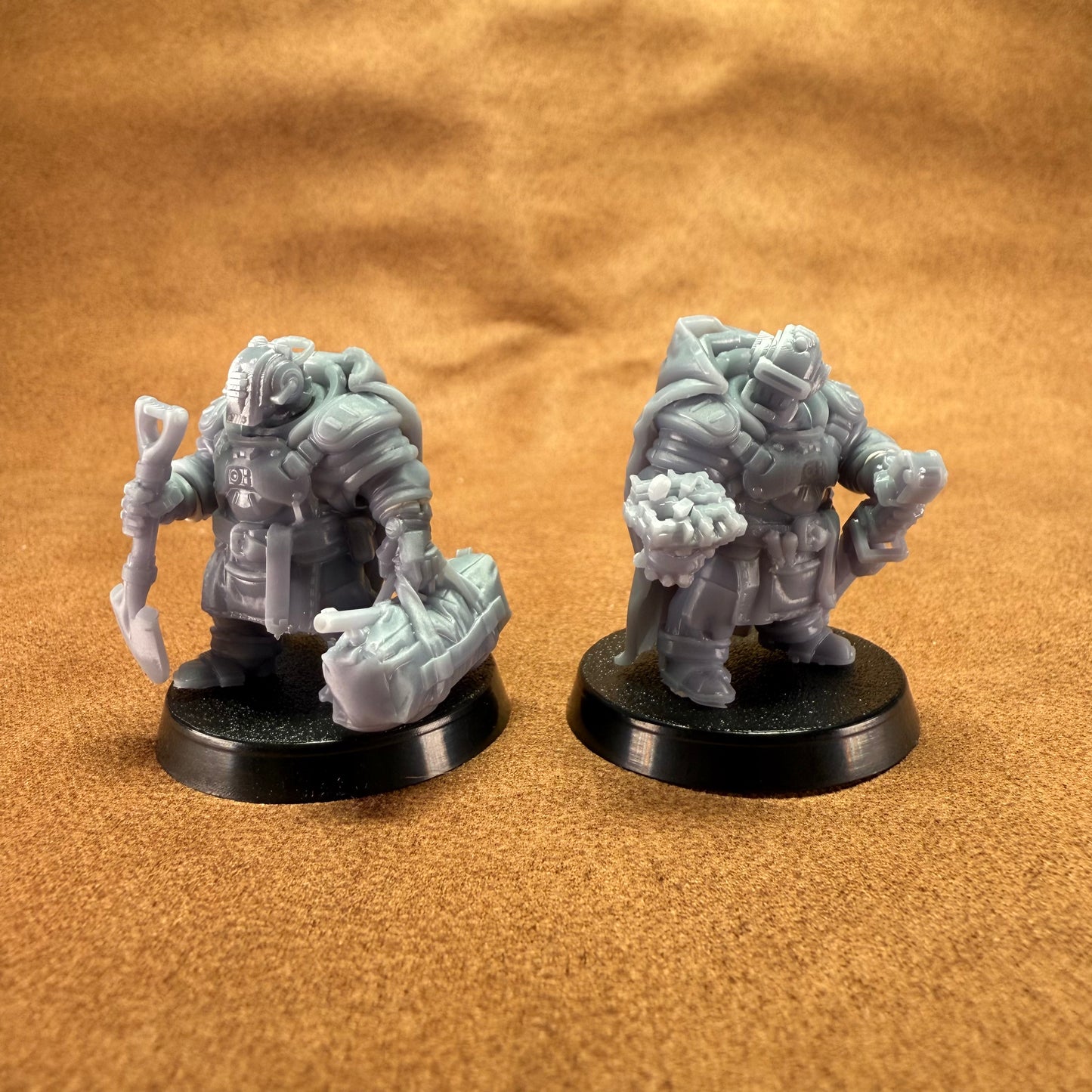Space Dwarf roughnecks 32mm scale miniature model mining picks soldiers votann android robot