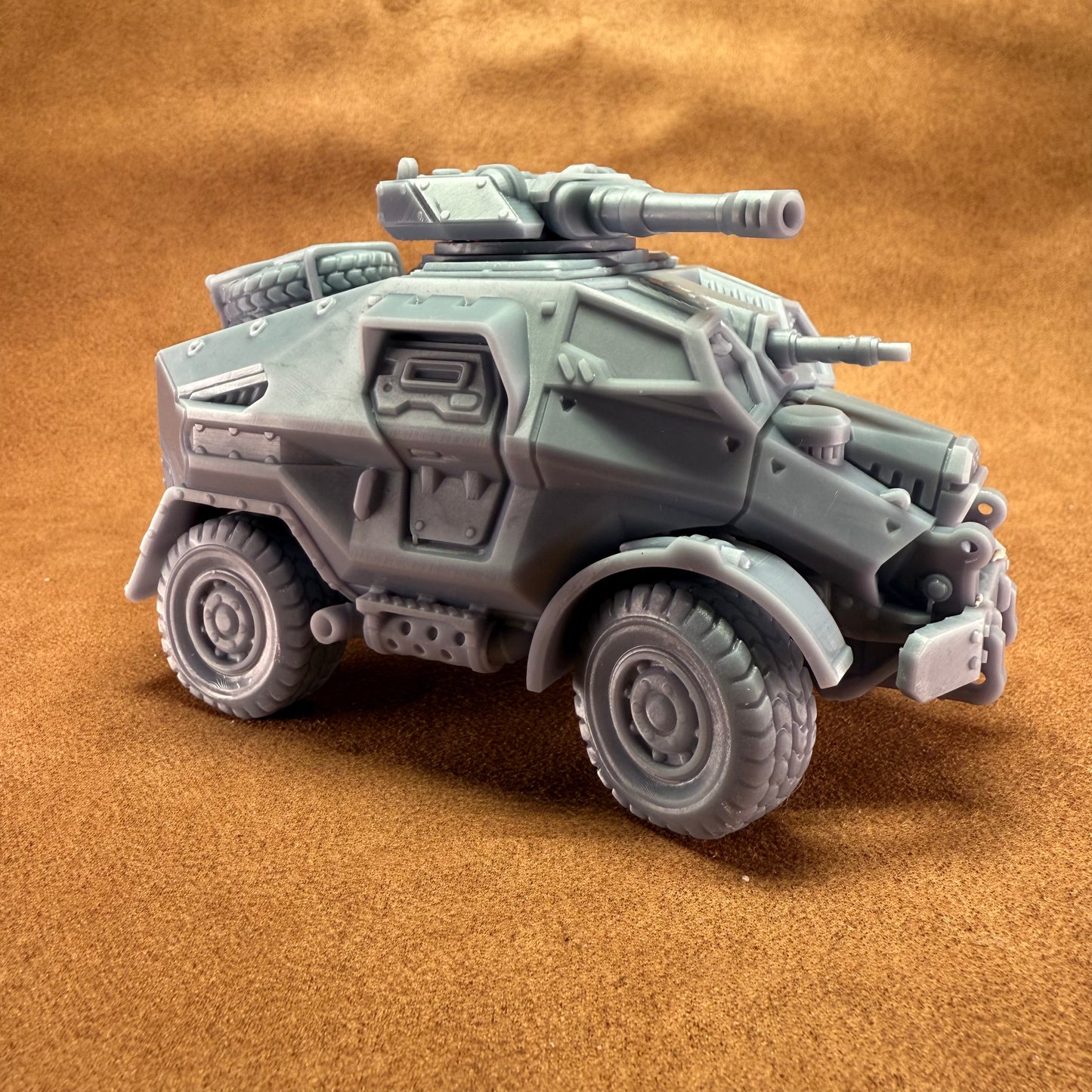 Space Dwarves dwarf miniature vehicle with turret and machine guns 32mm scale model tank