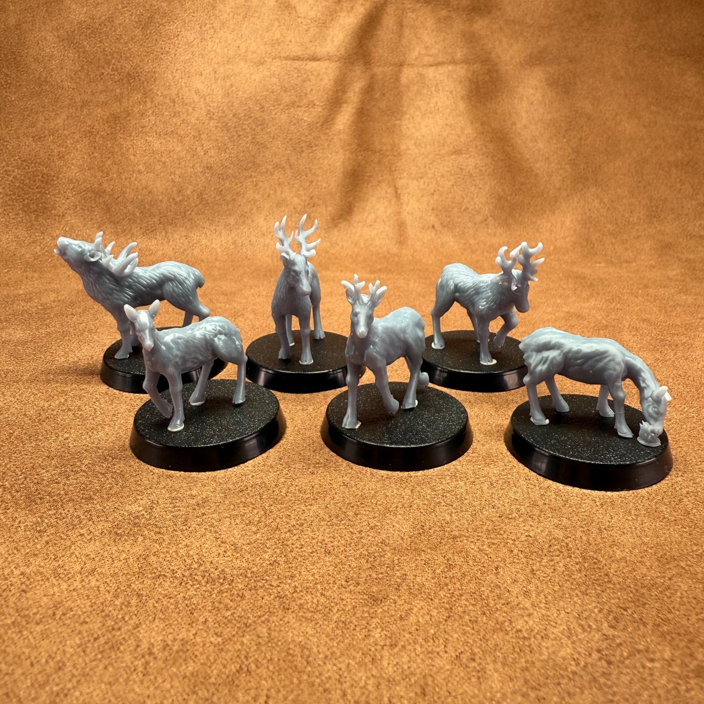 6 28mm resin deer and stags miniature models on plastic bases