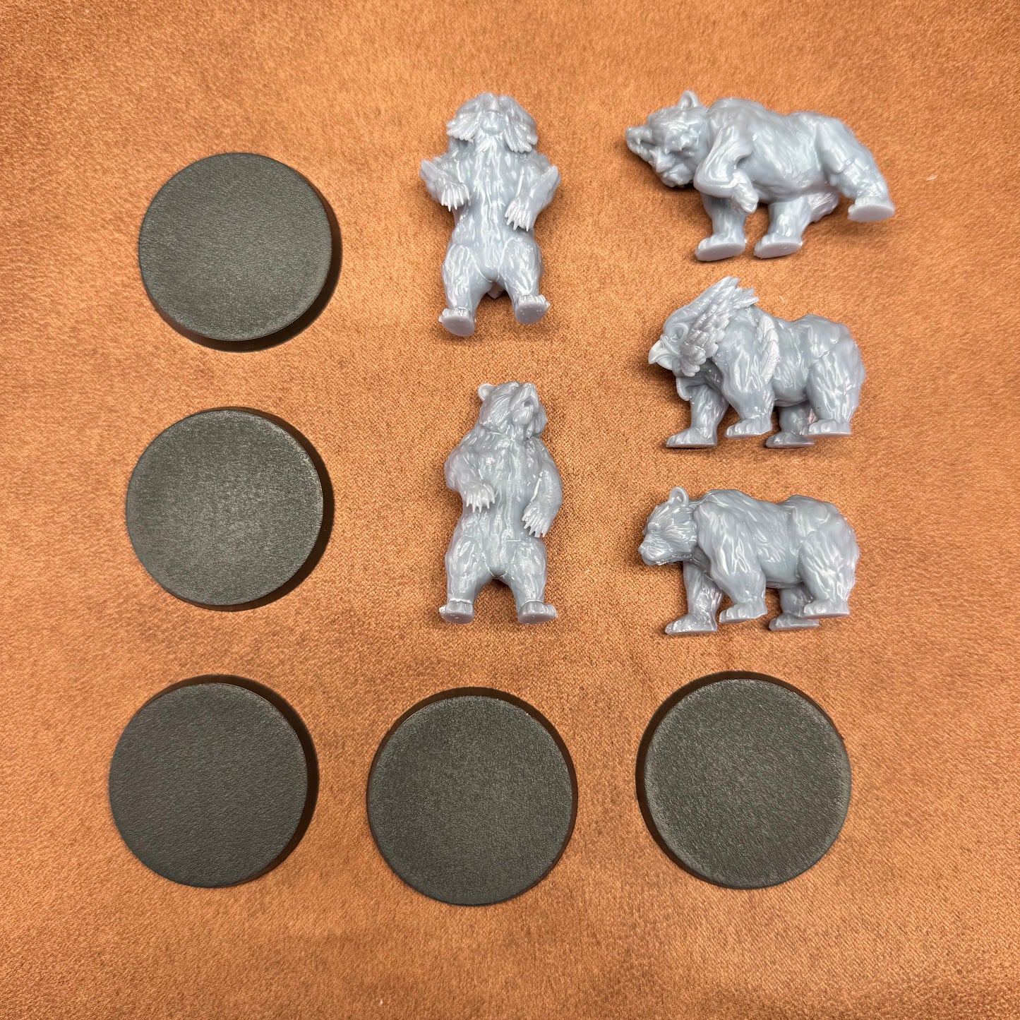 5 resin 28mm scale miniature bears and owlbears animals on plastic bases