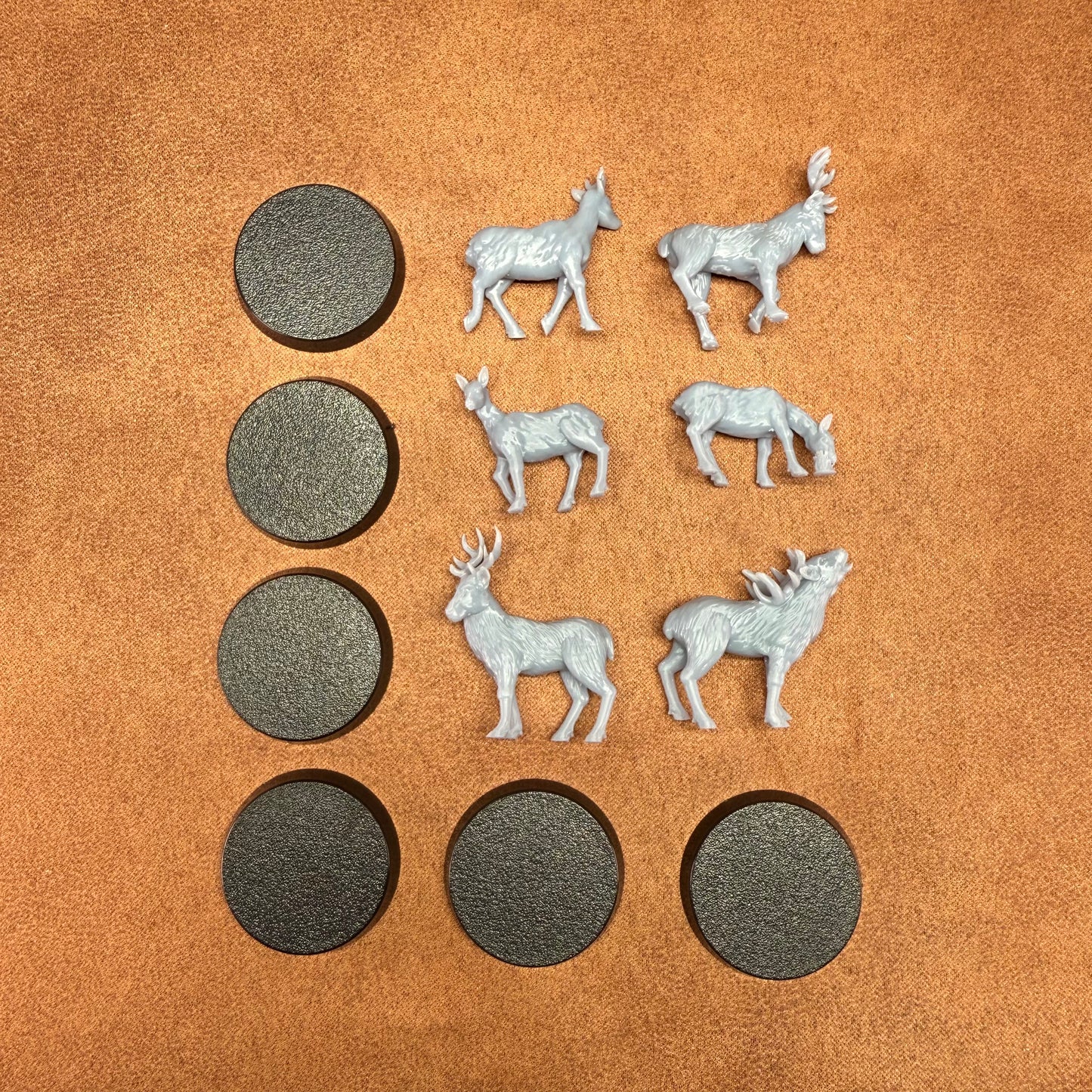 6 28mm resin deer and stags miniature models on plastic bases