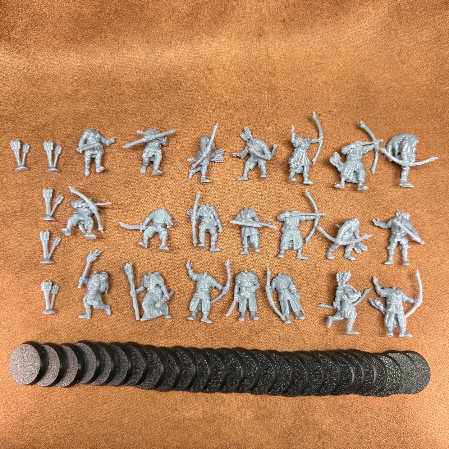 21 resin 28mm male and female medieval archers on plastic bases miniatures headless for customisation