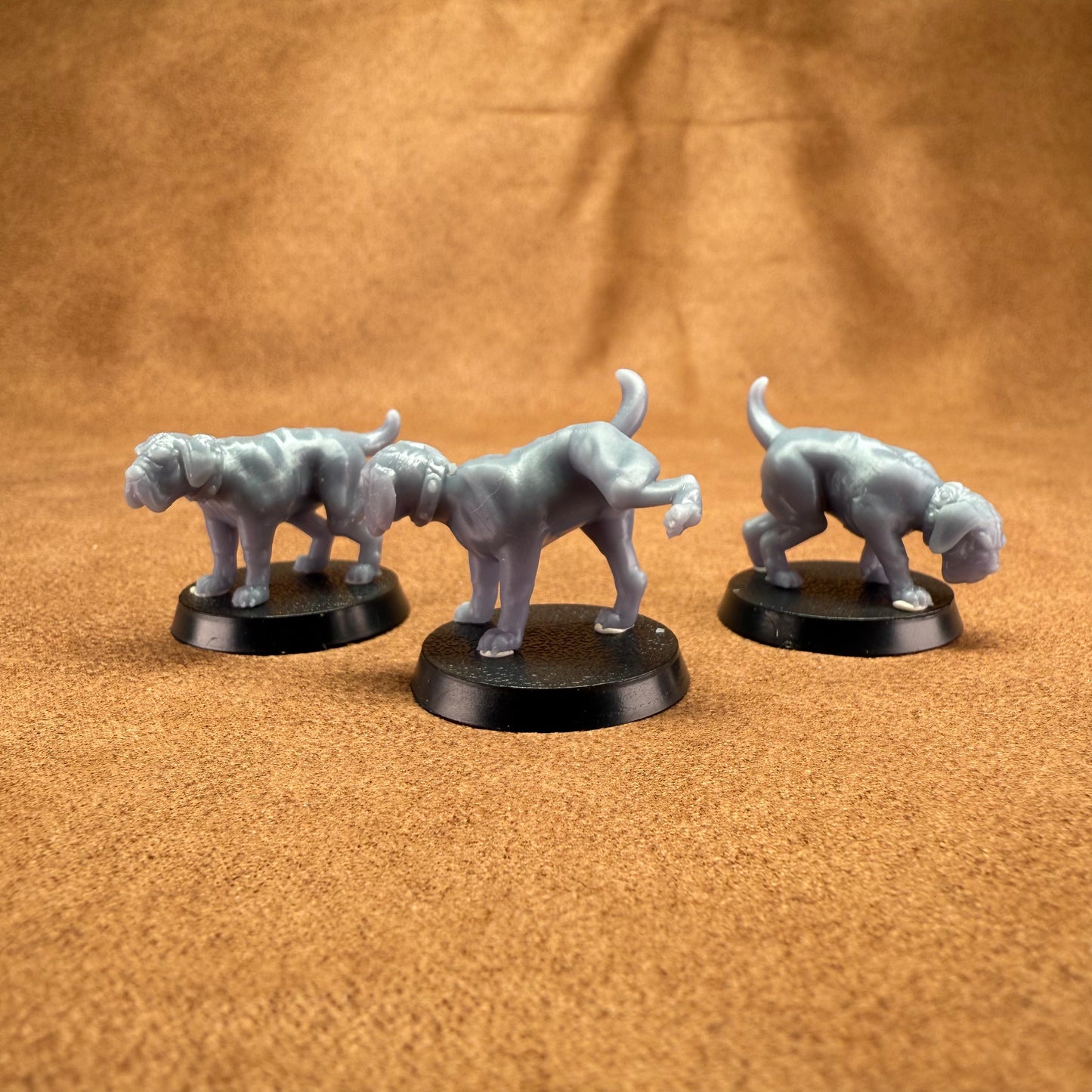 3 resin 28mm hounds dog miniature figures on plastic bases side shot