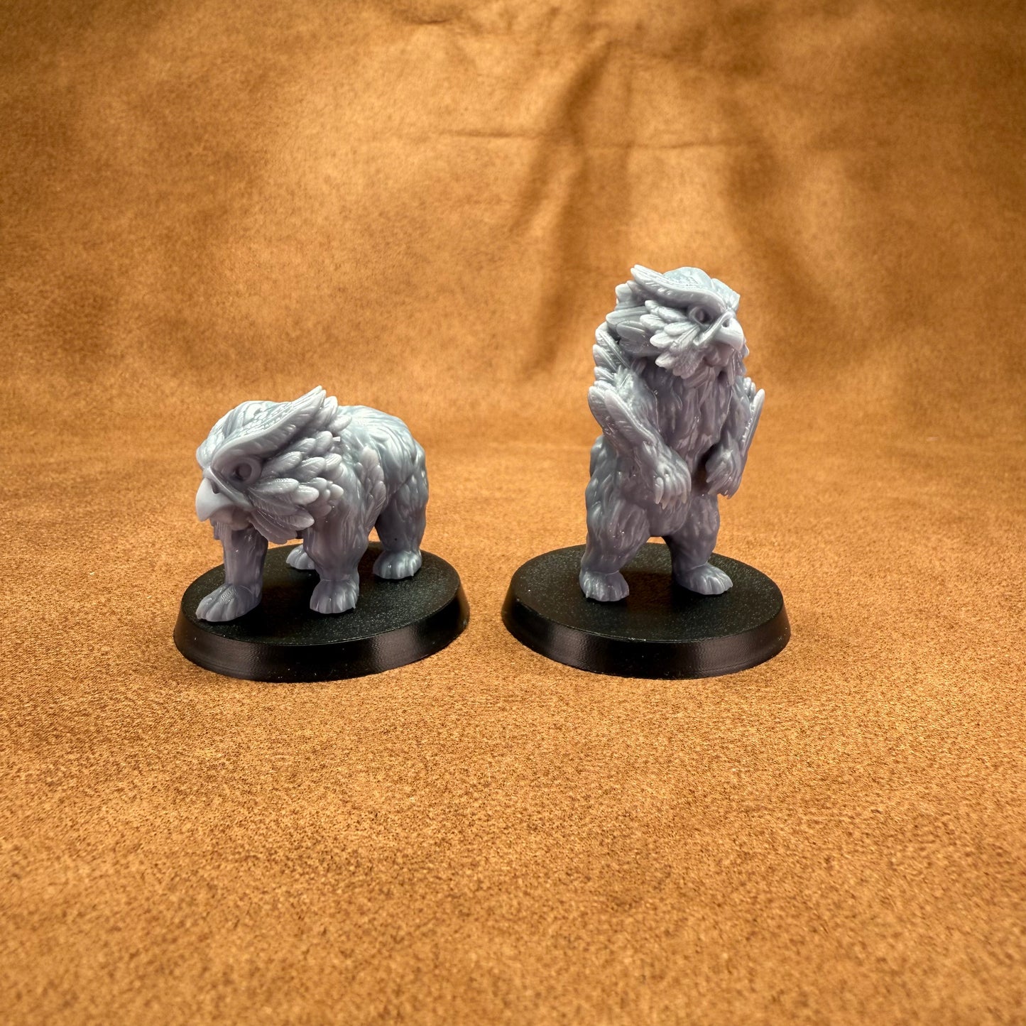 5 resin 28mm scale miniature bears and owlbears animals on plastic bases