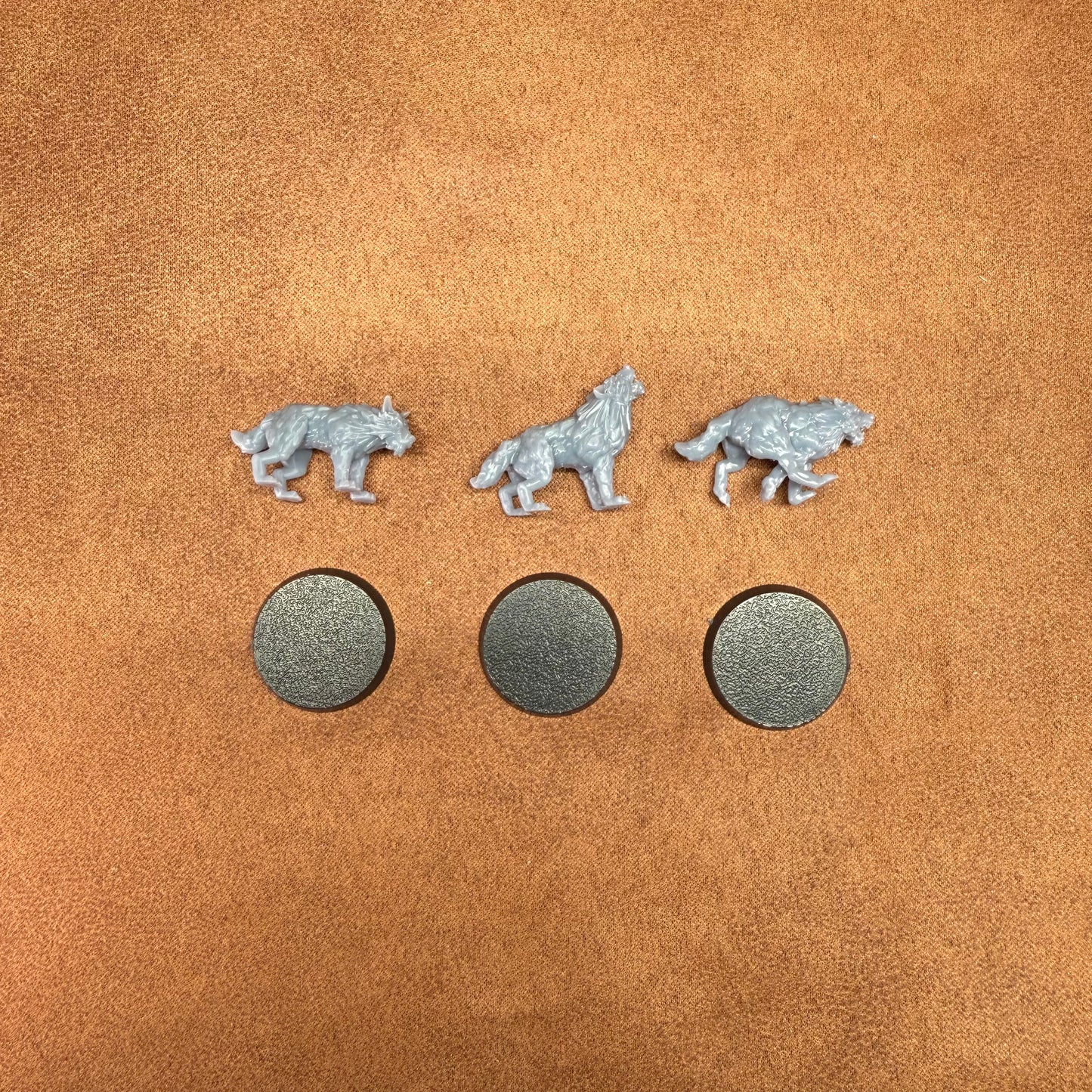 3 resin 28mm wolves on plastic bases animal laid down
