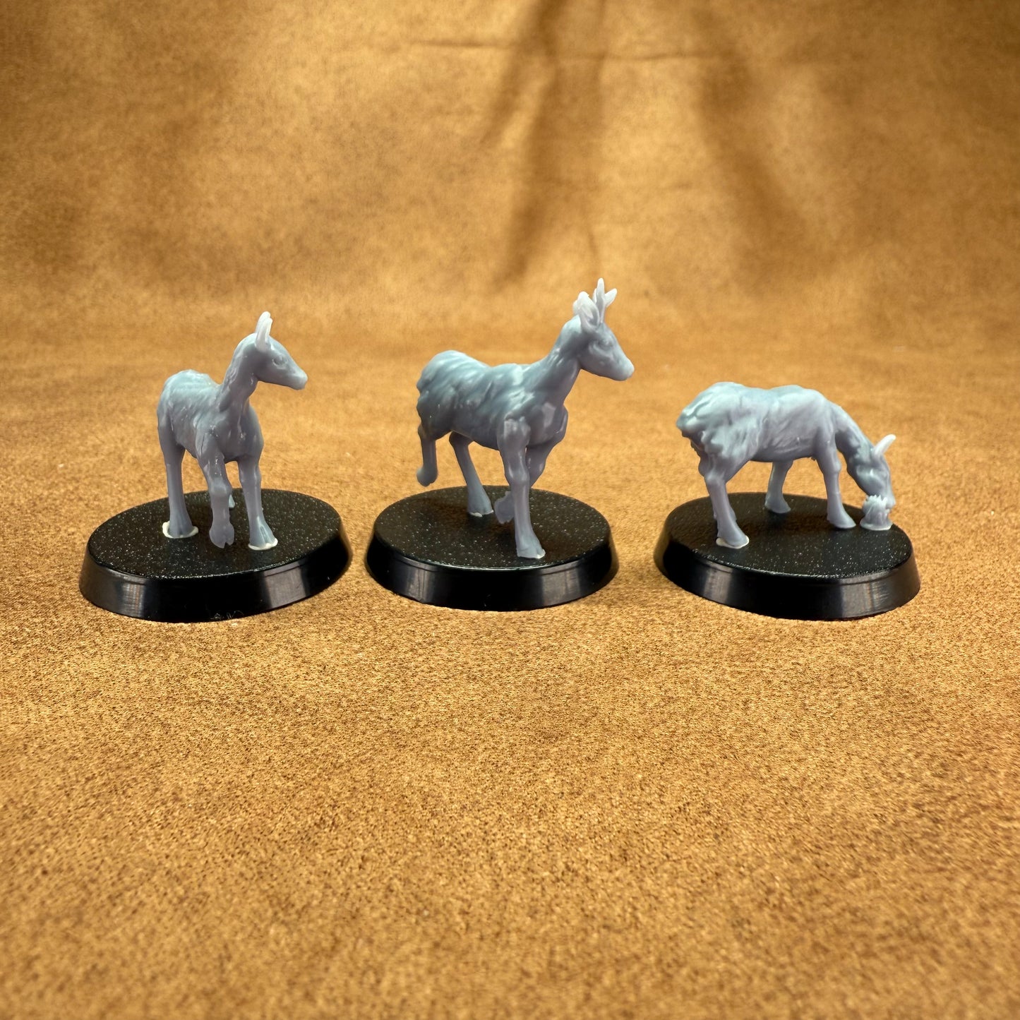 6 28mm resin deer and stags miniature models on plastic bases