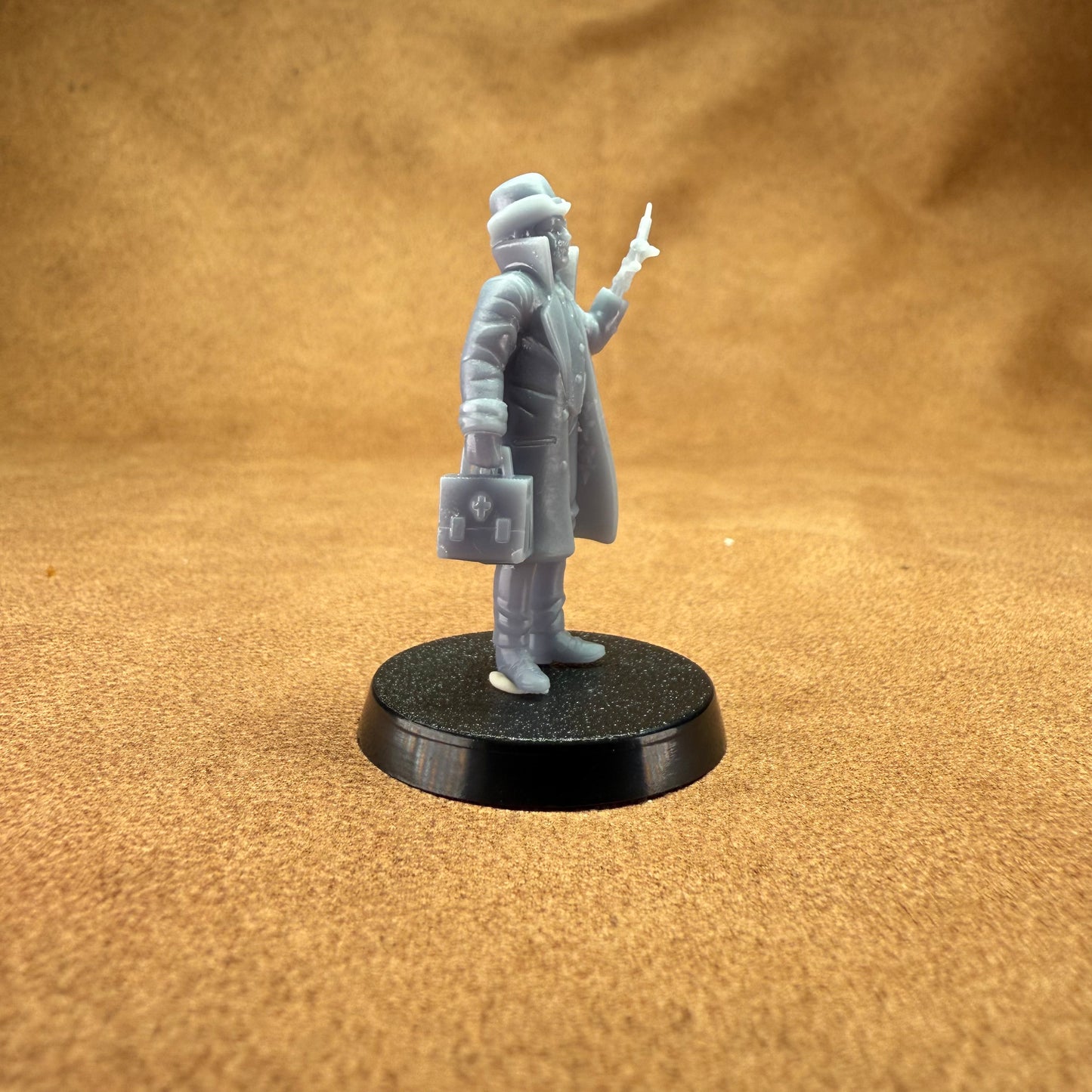 cowboy doctor 32mm scale resin miniature figure for dungeons and dragons