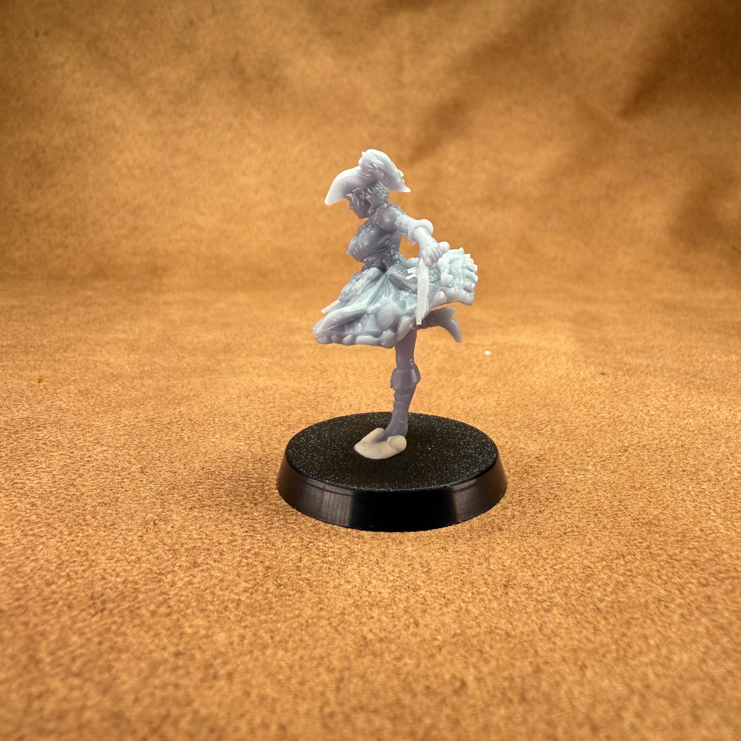 Cowgirl 32mm scale resin miniature figure for dungeons and dragons