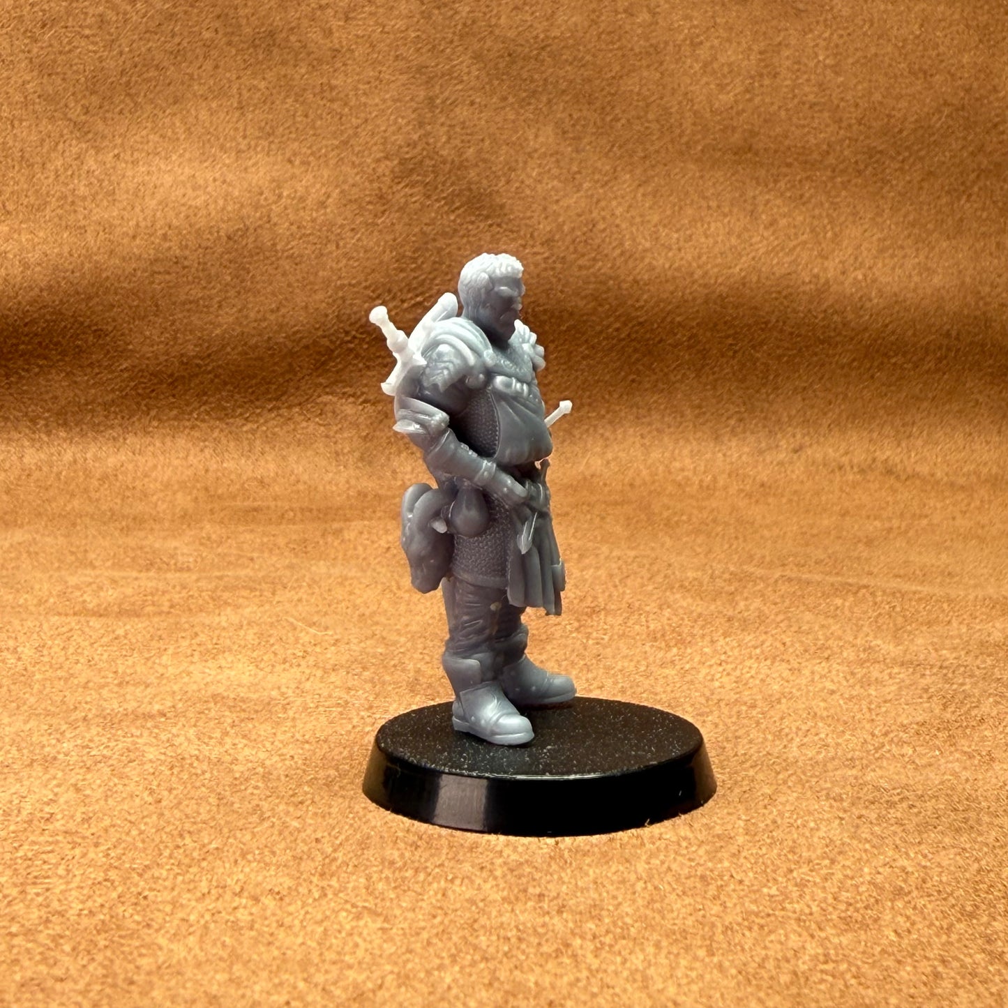 medieval knights 32mm scale resin miniature figure for dungeons and dragons
