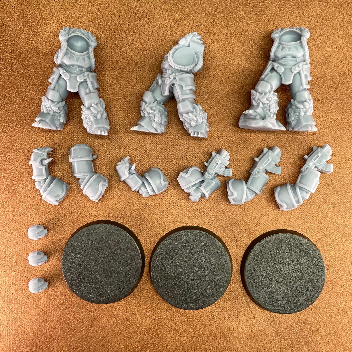 space kodiak terminator bears in 32mm scale resin miniature figure models