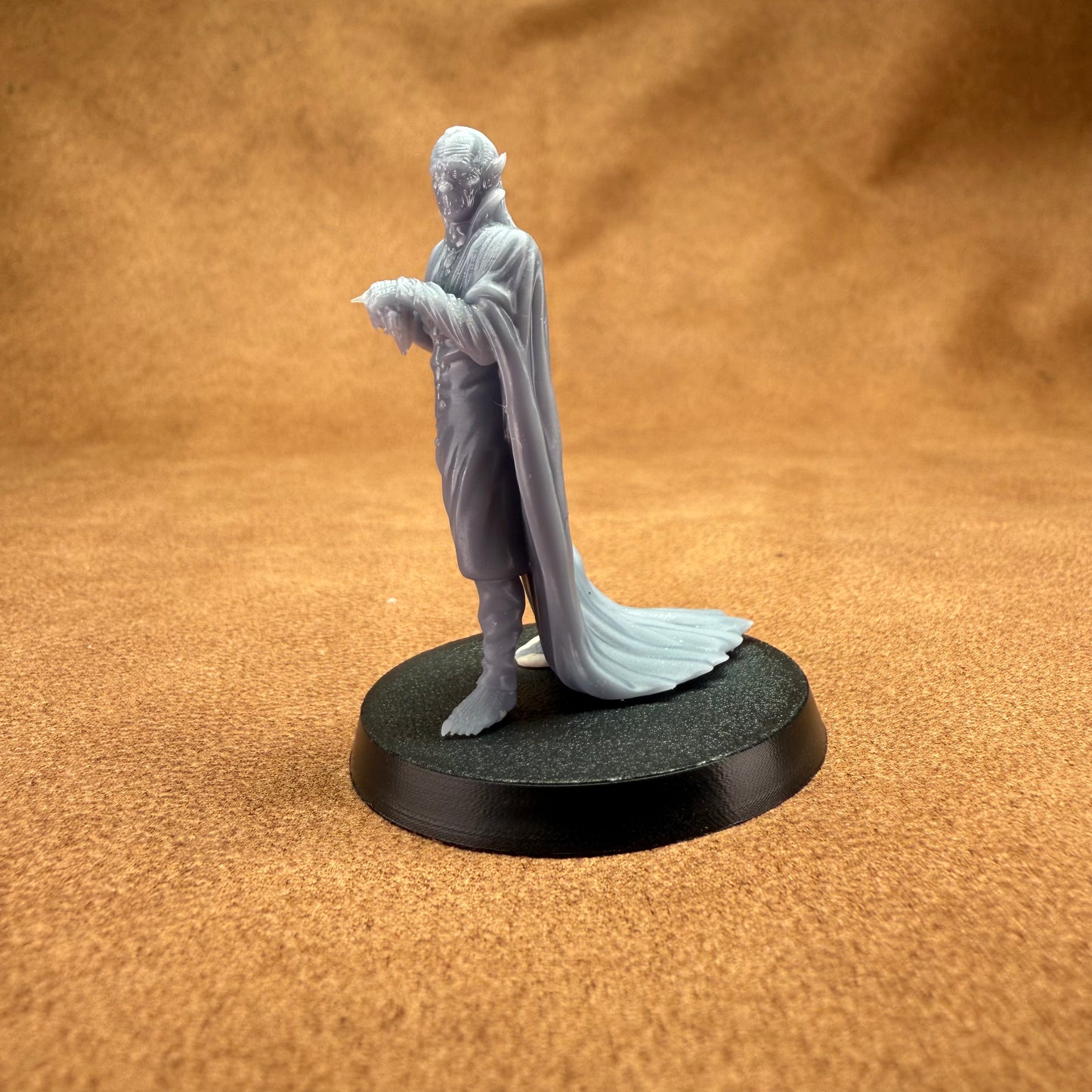 vampire 32mm scale resin miniature figure for dungeons and dragons
