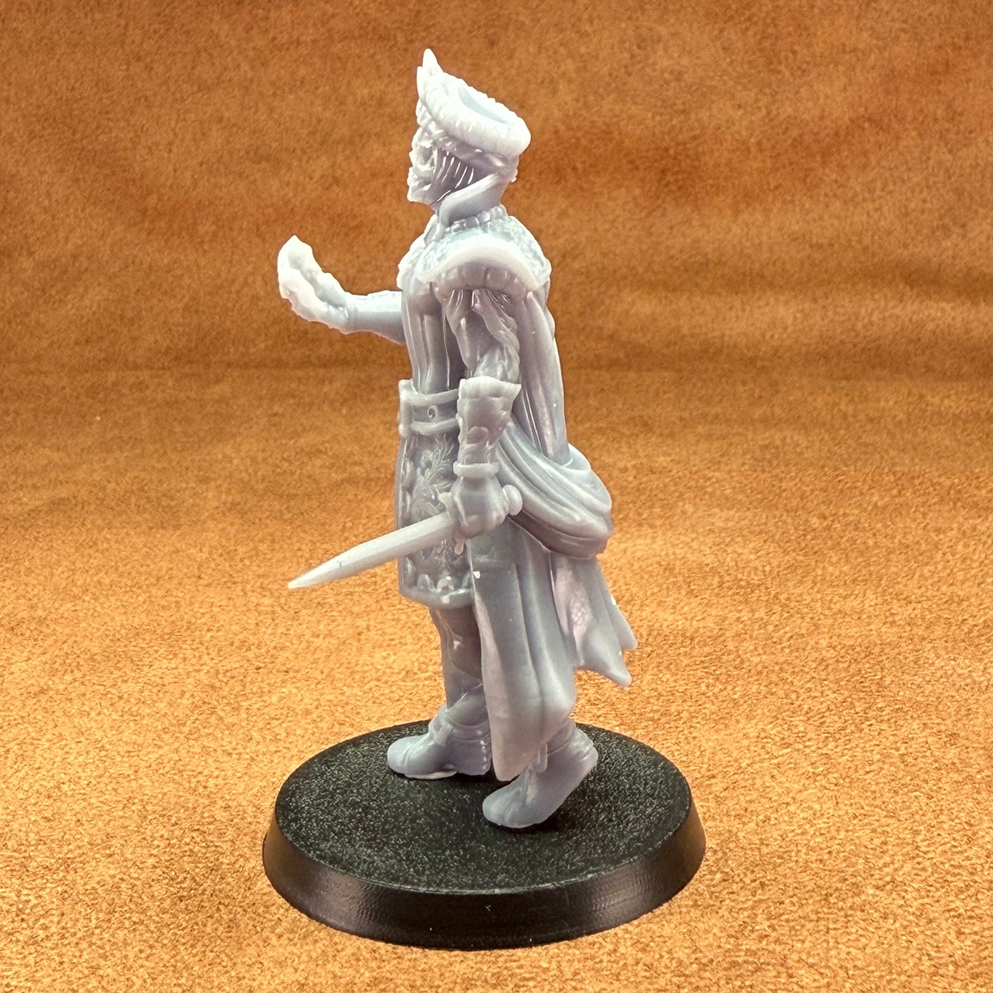medieval venetian 32mm scale resin miniature figure for dungeons and dragons