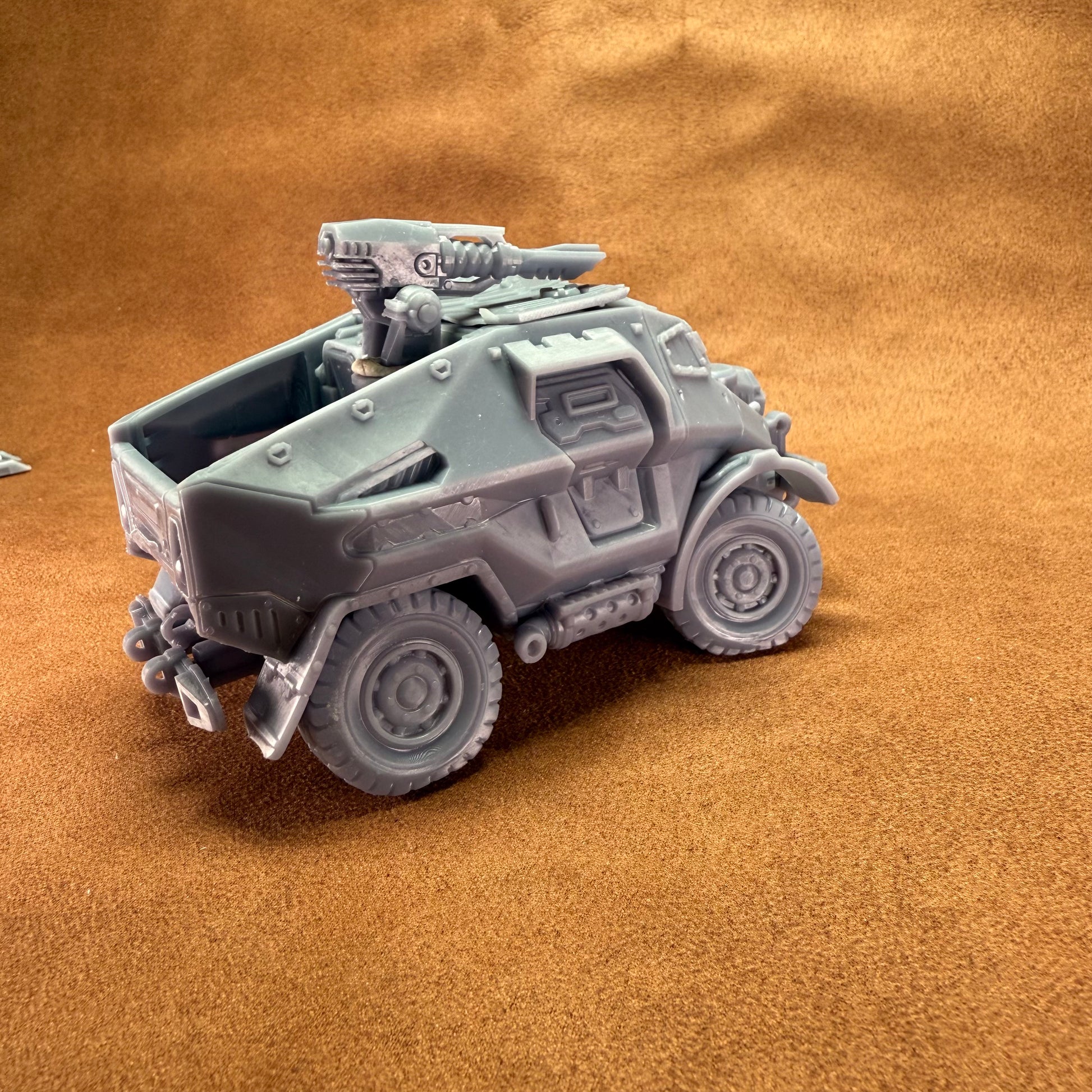 Space Dwarves dwarf miniature vehicle with open roof pick up truck machine guns 32mm scale model tank