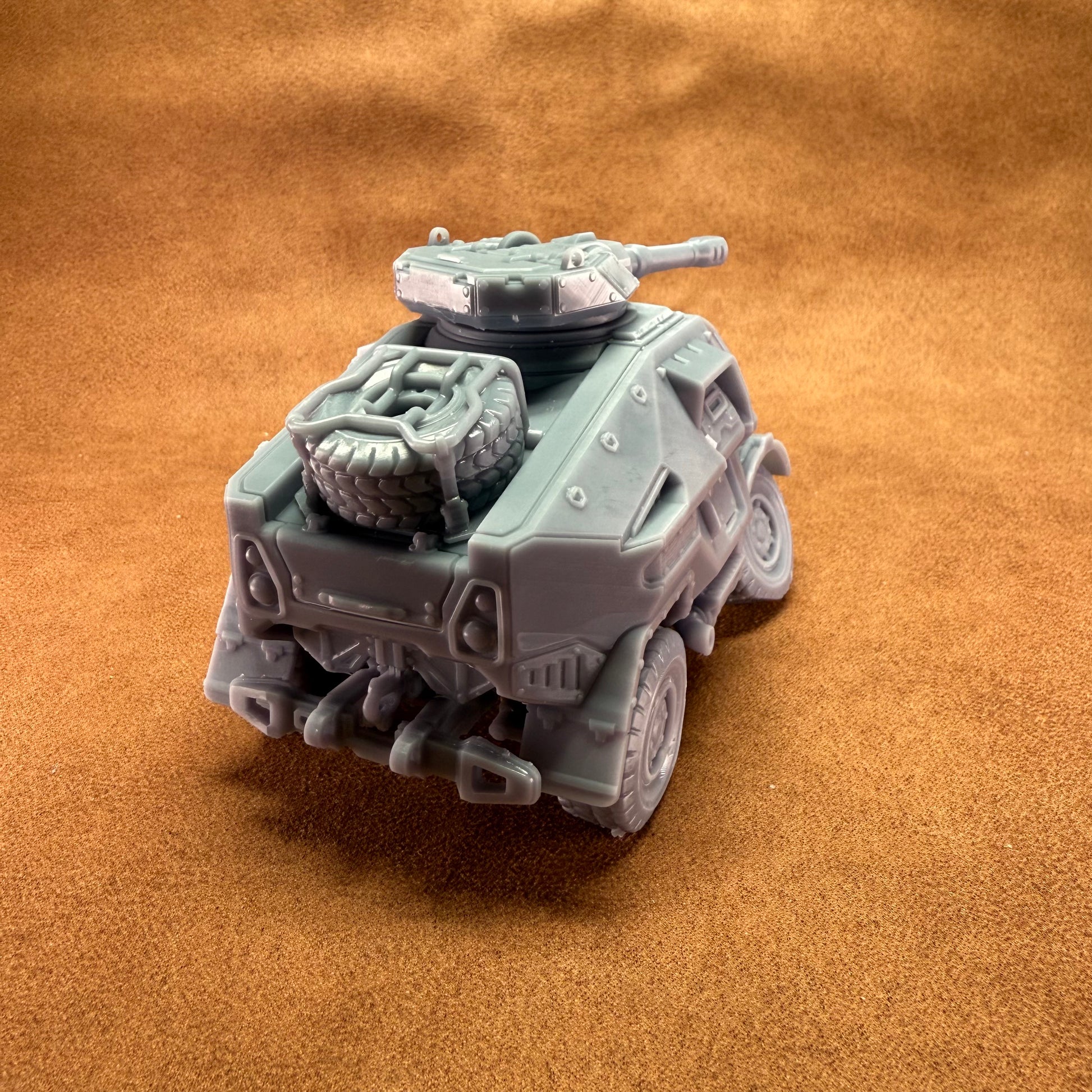 Space Dwarves dwarf miniature vehicle with turret and machine guns 32mm scale model tank