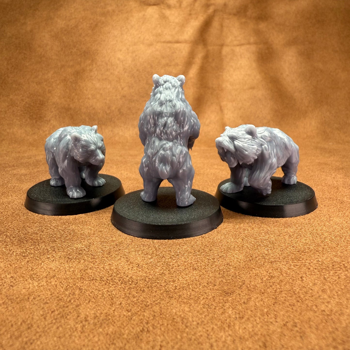 3resin 28mm scale miniature bears  animals on plastic bases