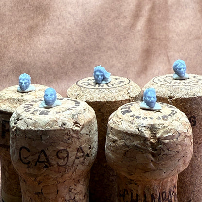 Unique heads for customising 28mm medieval miniatures models