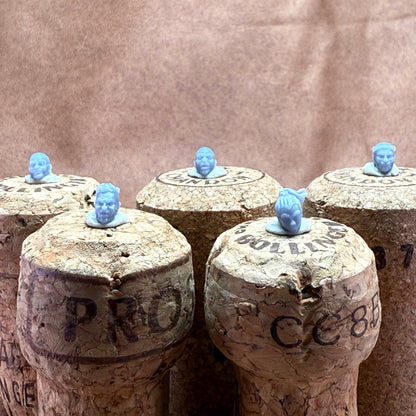 Unique heads for customising 28mm medieval miniatures models