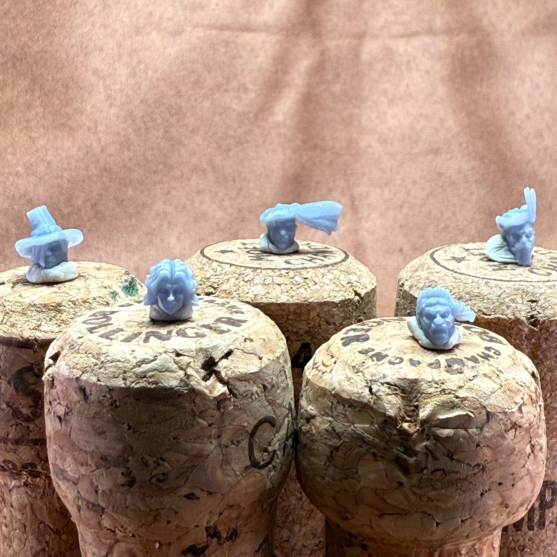 Unique heads for customising 28mm medieval miniatures models