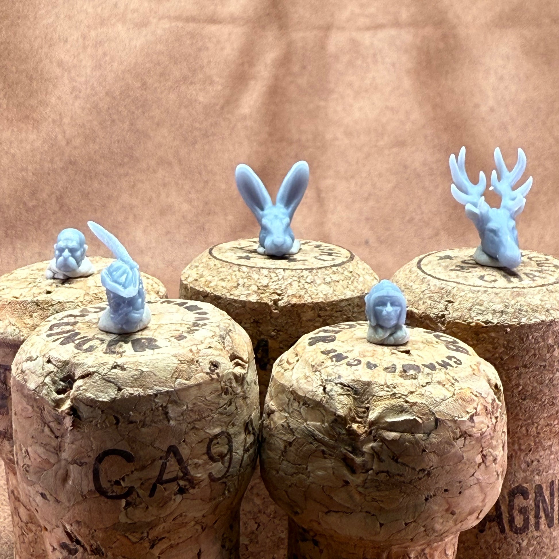 Unique heads for customising 28mm medieval miniatures models