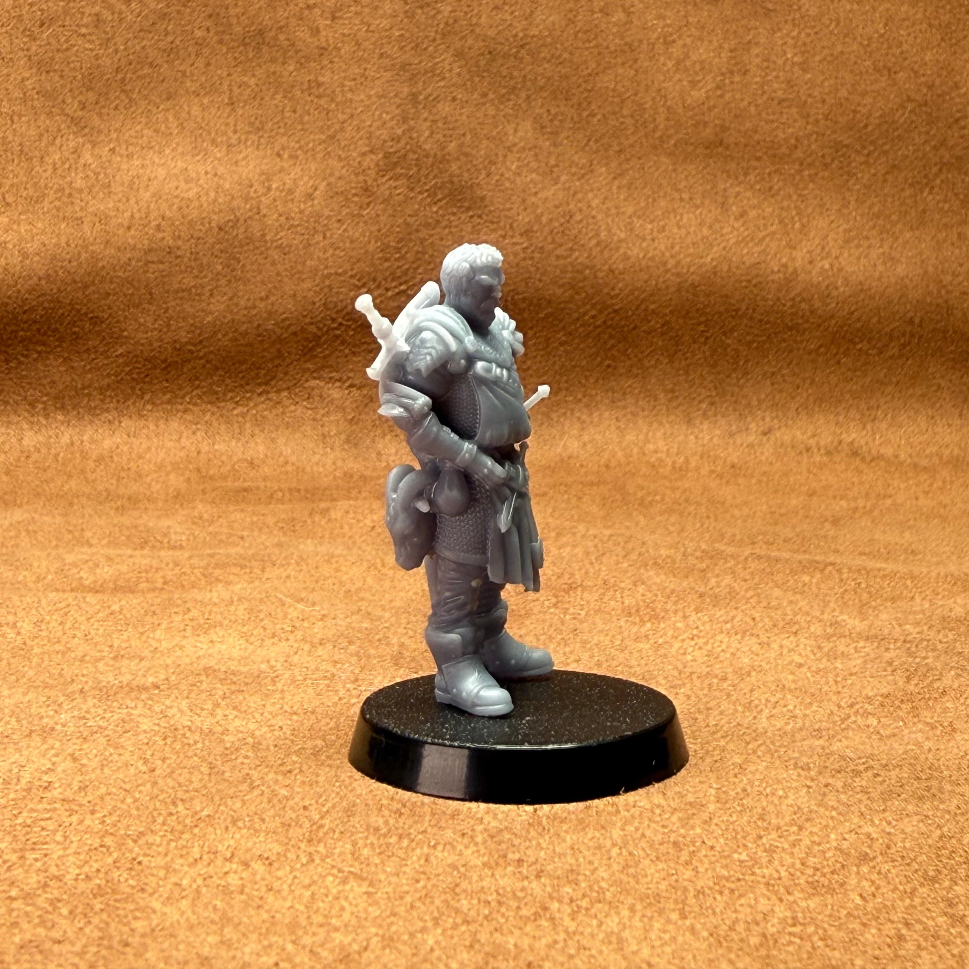 medieval knights 32mm scale resin miniature figure for dungeons and dragons