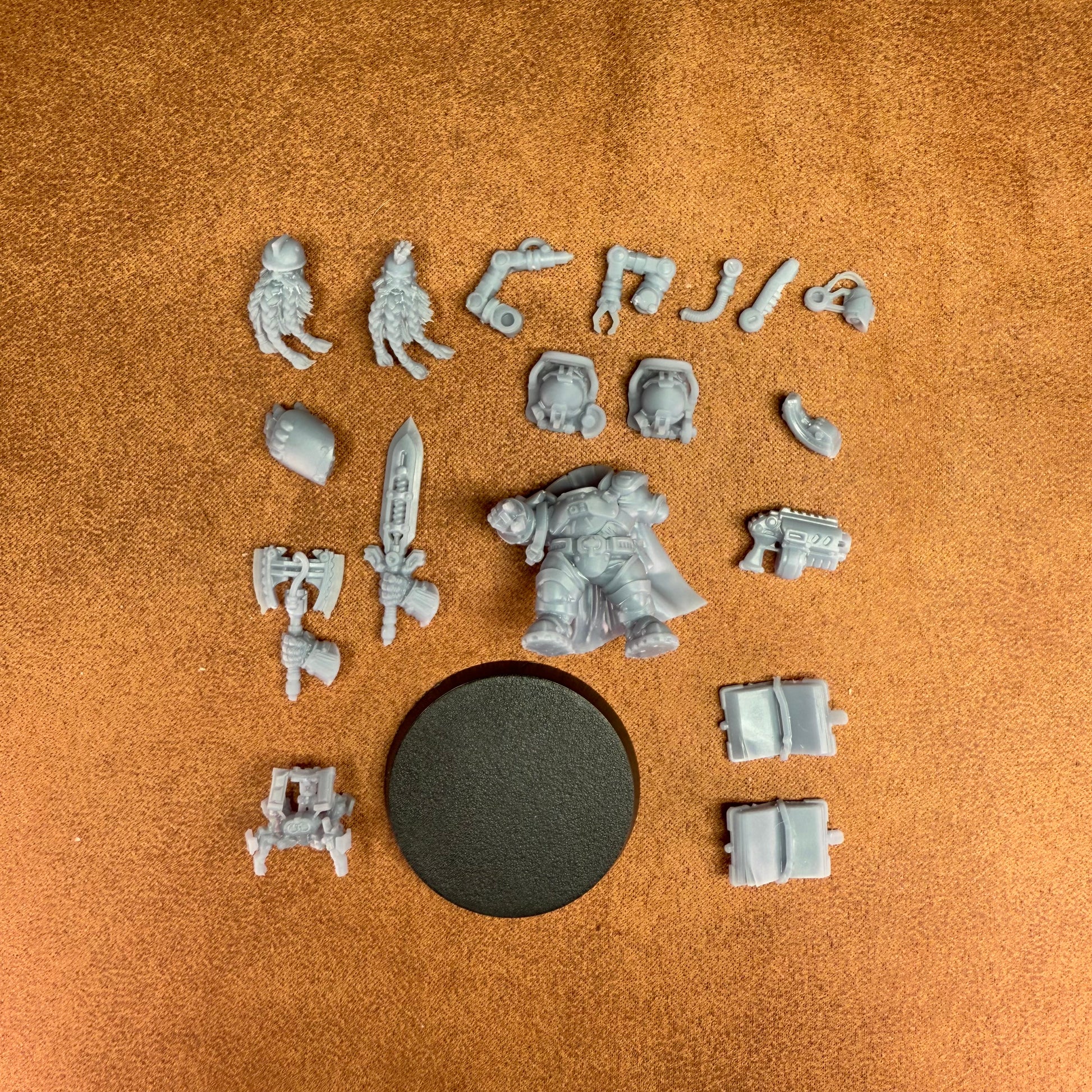 Space Dwarf roughnecks 32mm scale miniature model mining picks soldiers votann warden leader